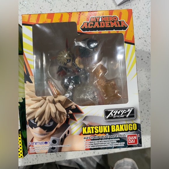 NIB My Hero Academia Figures - Picture 7 of 8